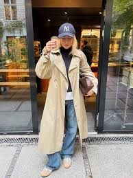 Trench coat over shirt & tee + jeans