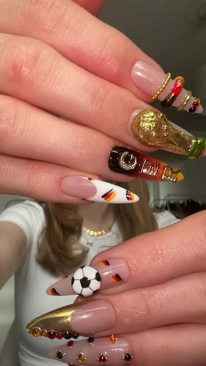 Gold Trophy Accent Nails