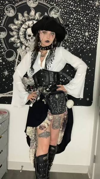 Casual Pirate Festival Look